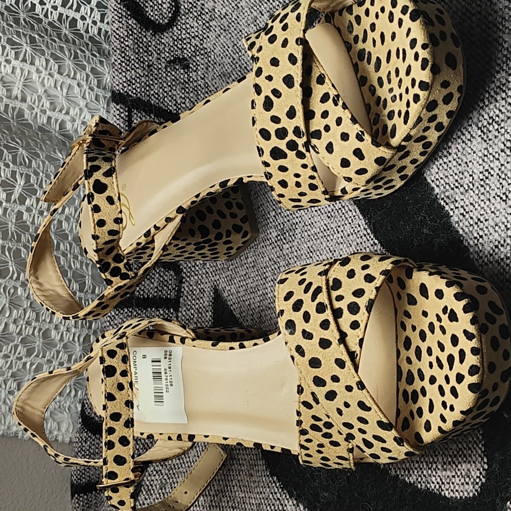 Tan and Black Platform Sandals with Ankle Strap